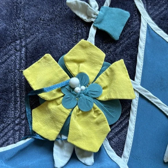 Matty M Women’s 100% silk TOP floral accents racer color Top teal approx size M - Picture 9 of 10